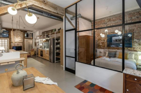 BNBHolder Art Loft LA LATINA